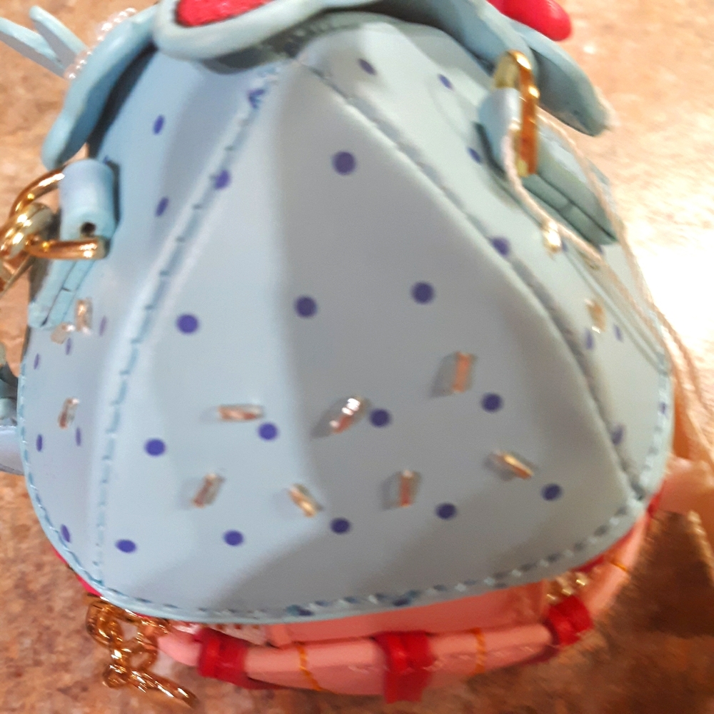 New Cupcake Wristlet Bag - Picture 11 of 11